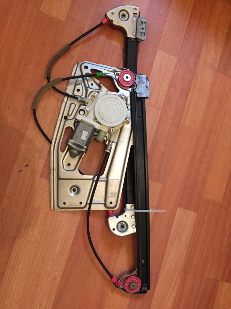 BMW E38 E39 UYUMLU ORJİNAL CAM MOTORU KRİKOSUYLA 9030143 ÇIKMA TEMİZ