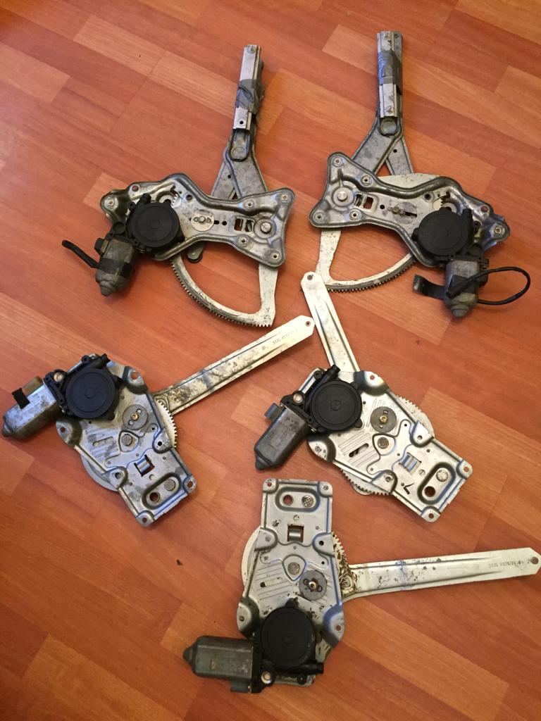 BMW E30 E36 UYUMLU ORJİNAL CAM KRİKOSU MOTORU ÜSTÜNDE ÇIKMA TEMİZ