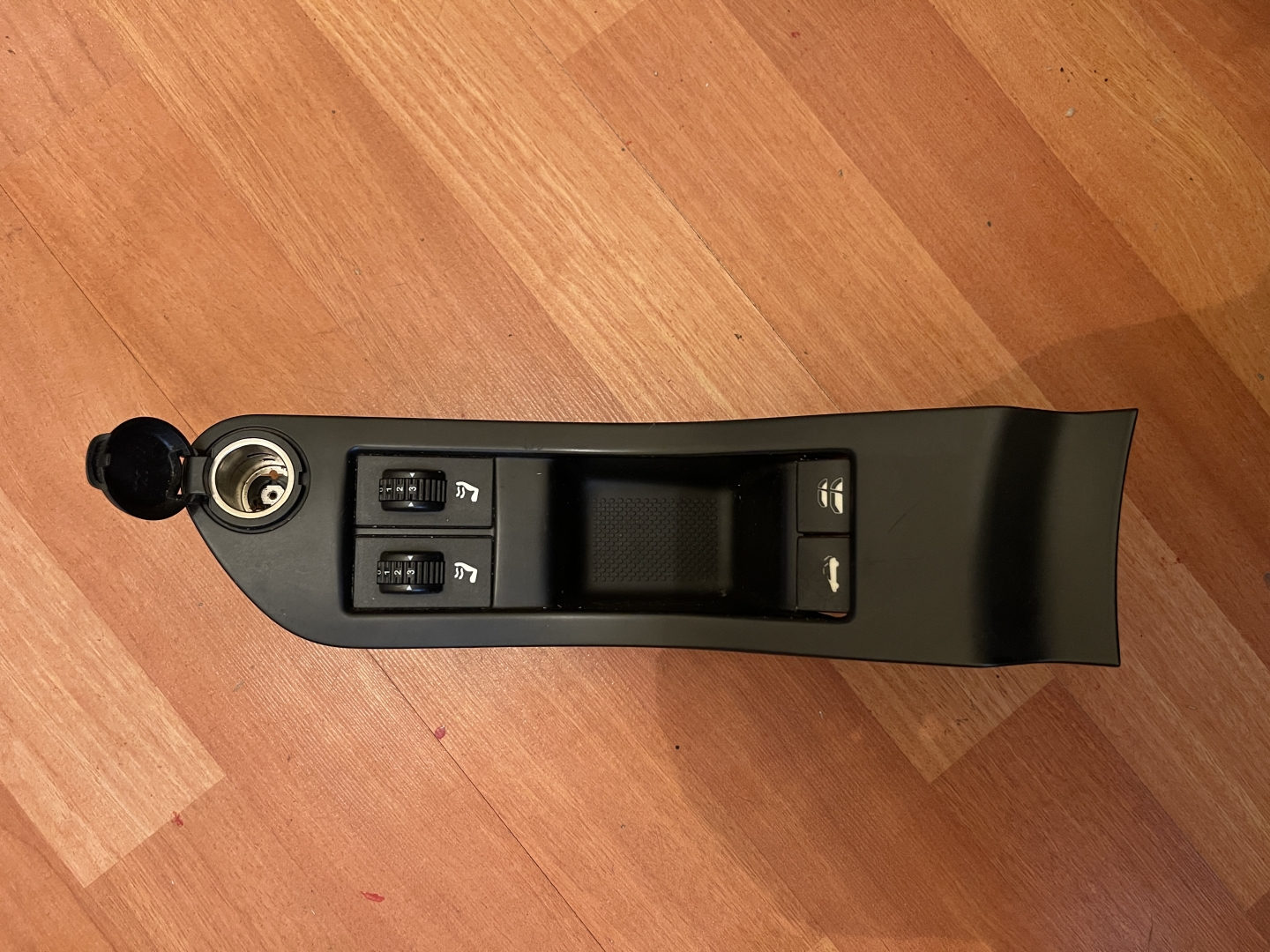 PEUGEOT 308 CC CABRİO UYUMLU HARDTOP TENTE DÜĞMESİ ISITMA DÜĞMELERİ ÇAKMAKLIK 4 CAM DÜĞMESİ ORJİNAL ÇIKMA TEMİZ 