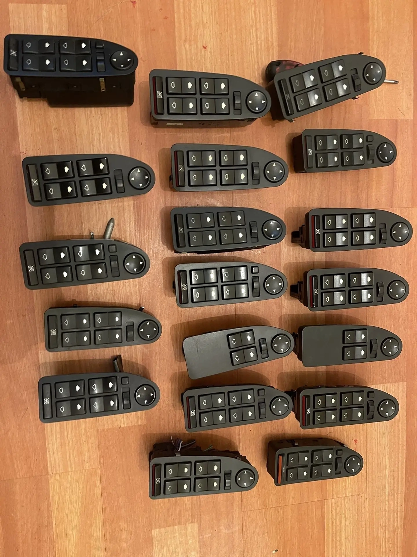 BMW ORJİNAL E38 E39 UYUMLU CAM KONTROL DÜĞMESİ AYNA KATLAMASIZ TEMİZ ÇIKMA